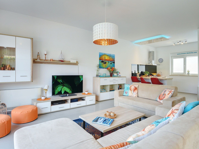 Others 5, Modern Holiday Home in Novigrad With Pool, Novigrad