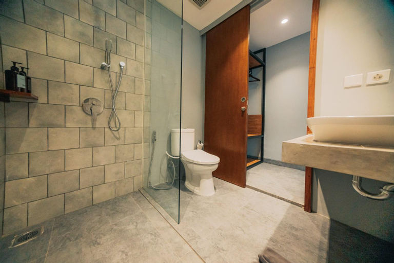 Bathroom 4