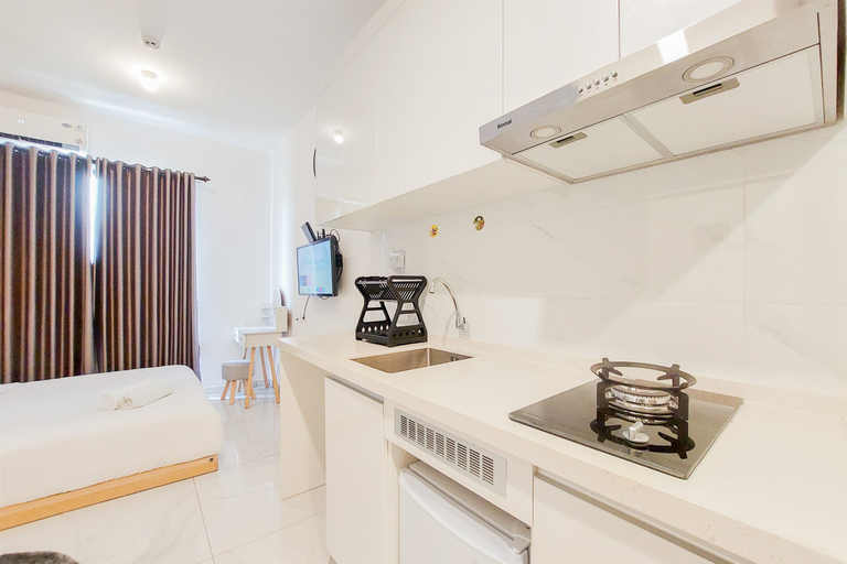 Others 2, Simply and Nice  Studio at Sky House Alam Sutera Apartment By Travelio, Tangerang