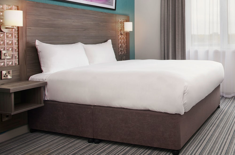 Bedroom 2, Leonardo Hotel Belfast, Belfast