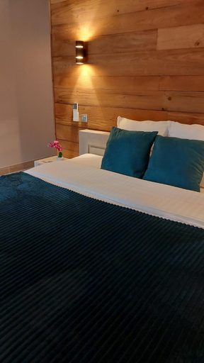 4, Auberge du Dom, Var