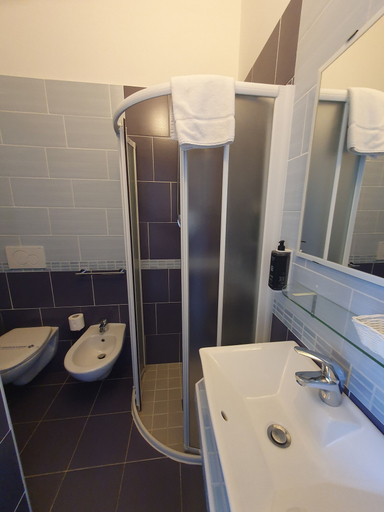 Bathroom 5, Hotel KURSAAL di Bellaria, Rimini
