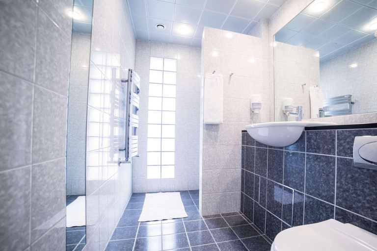 Bathroom 5, Comwell Hvide Hus Aalborg Dolce by Wyndham, Aalborg