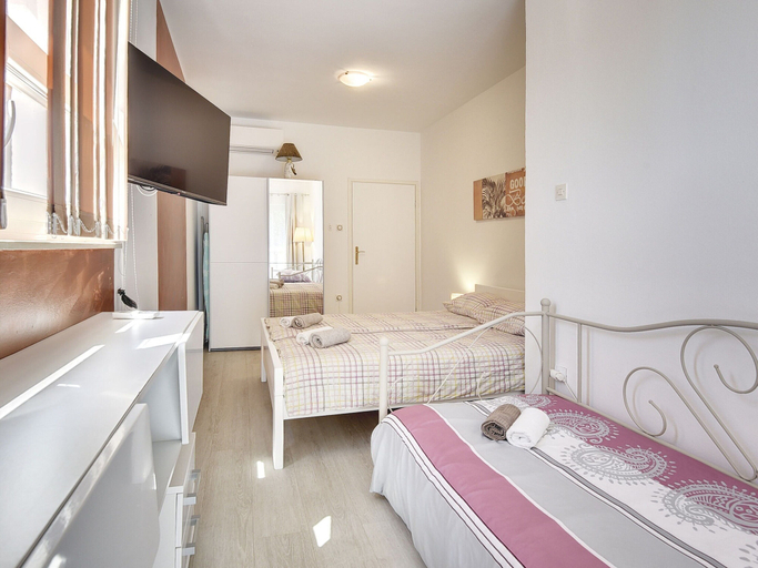 Bedroom 4, Holiday Home in Ližnjan with Pool near Beach, Ližnjan