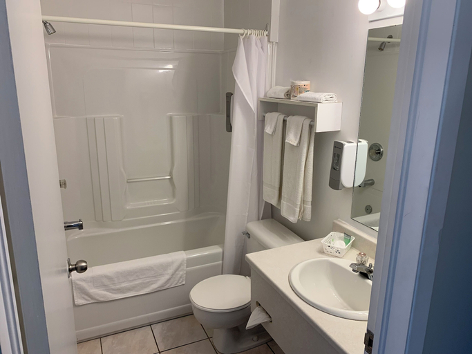 Bathroom 3, Hôtel saint-côme, Matawinie