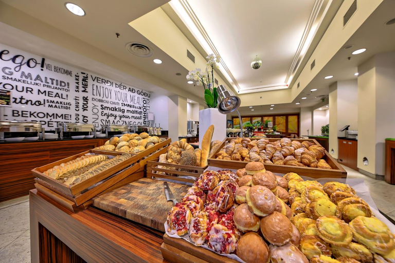 Food & Drinks 5, DOKI Living by Blue Mandarin Parking & Foodhall, Gdańsk City