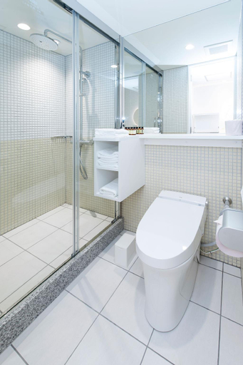Bathroom 15