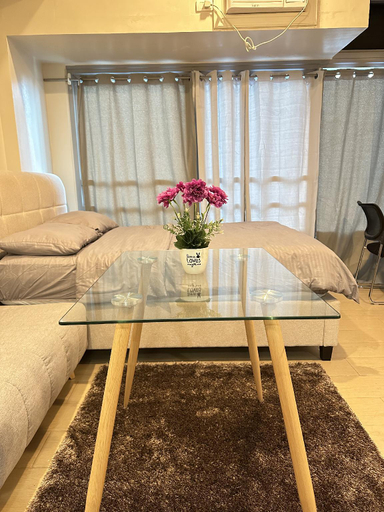 Others 5, EJ'sstaycation (4th F) with 200mbps Wi-Fi /NETFLIX, Quezon City
