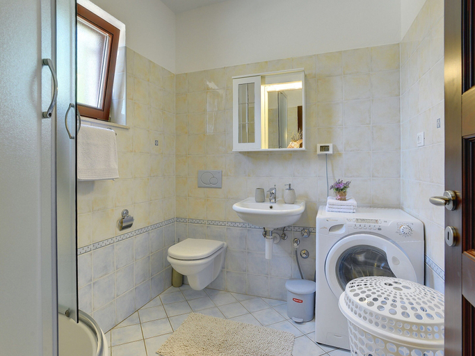 Bathroom 4, Holiday Home in Medulin With Pool, Medulin