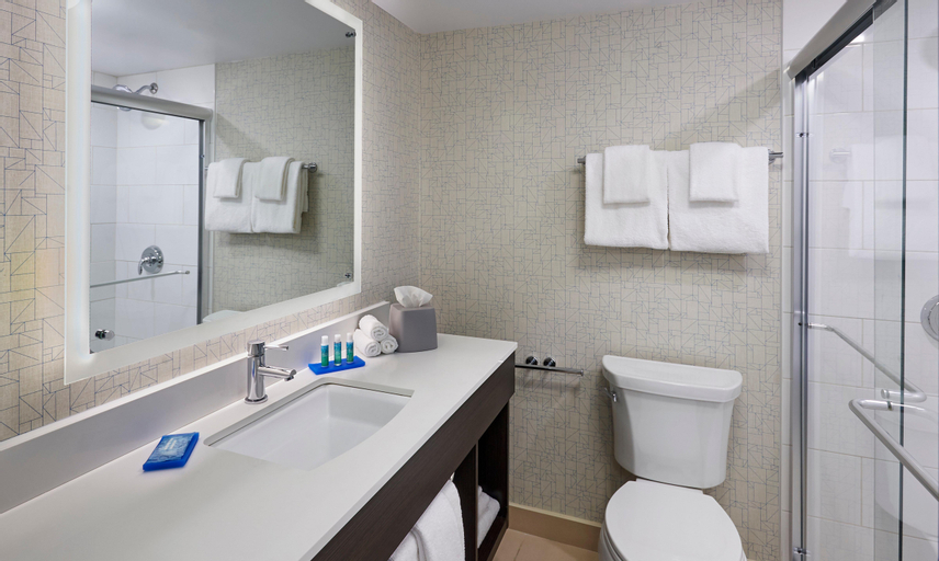 Bathroom 15