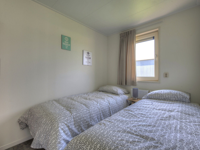 Room 3, Modern Chalet With Combi Microwave, Near Rockanje, Hellevoetsluis
