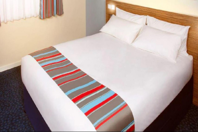 Bedroom 2, Travelodge Bracknell, Bracknell Forest