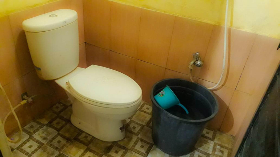 Bathroom 11