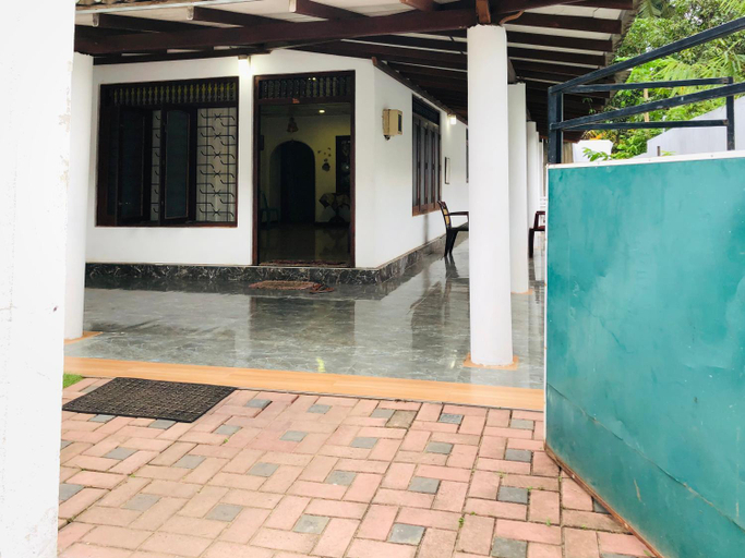 Others 3, Saki Villa, boat tours & sea food with rotti, Hikkaduwa