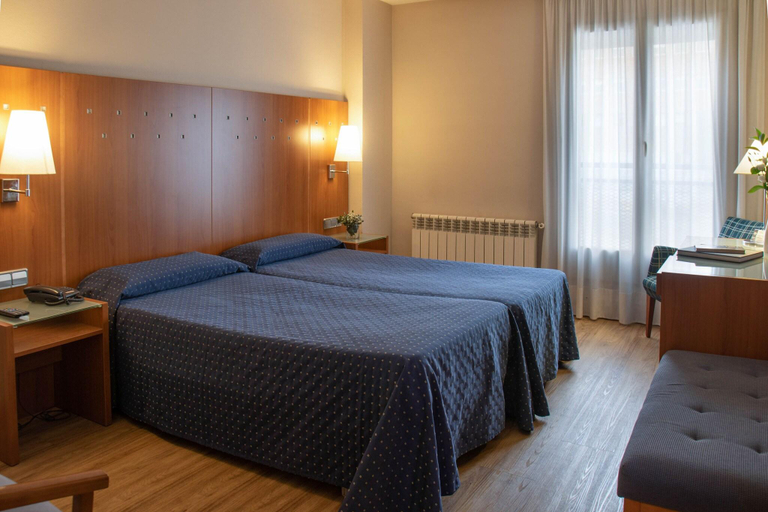 Bedroom 4, J. Balmes, Barcelona