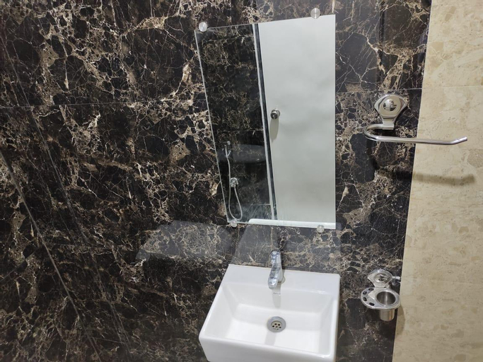Bathroom 8