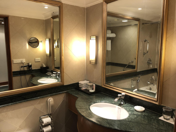 Bathroom 5, ITC Mughal, A Luxury Collection Resort & Spa, Agra, Agra