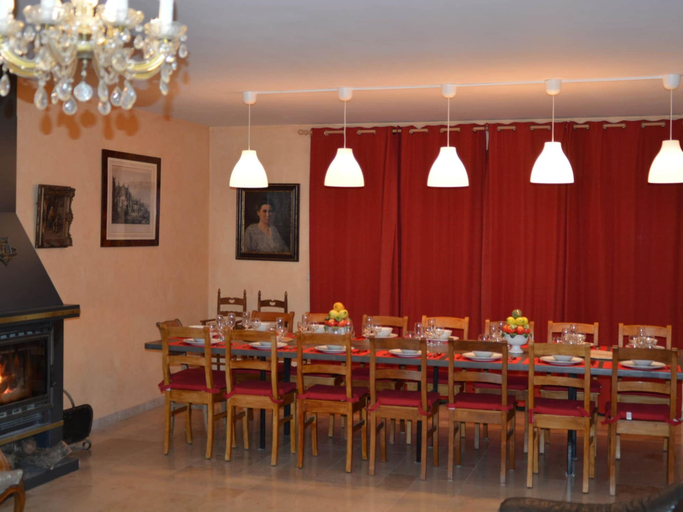 Food & Drinks 5, Villa in Belgium With Private Pool & Garden, Namur