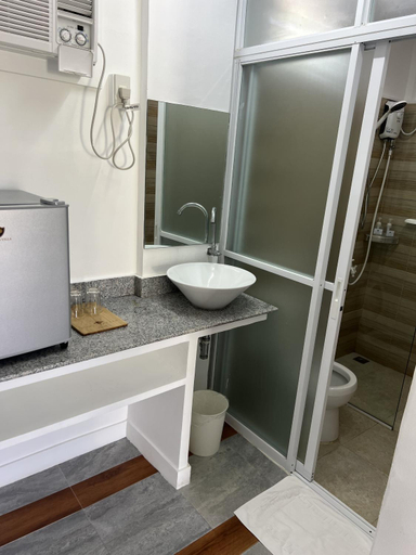 Bathroom, Manta Dream Resort, Panglao