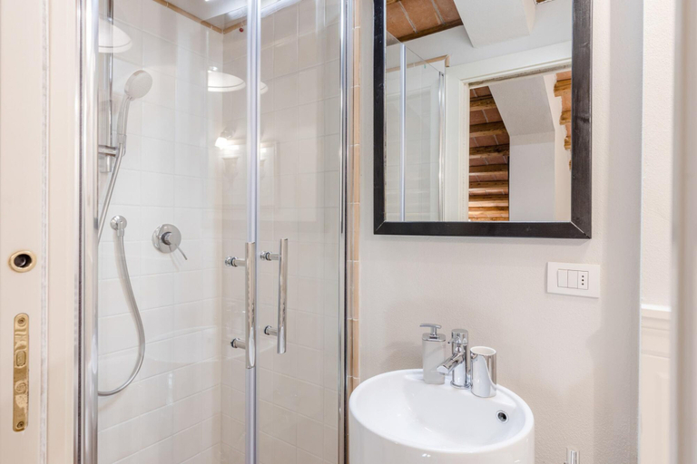Bathroom 4, Villa Hilary in Lucca, Lucca