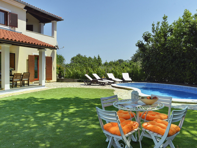 Exterior & Views 2, Holiday Home in Medulin With Pool, Medulin