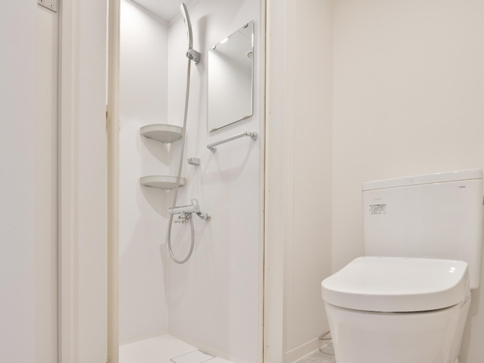 Bathroom 13