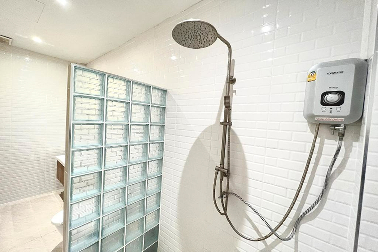 Bathroom 17