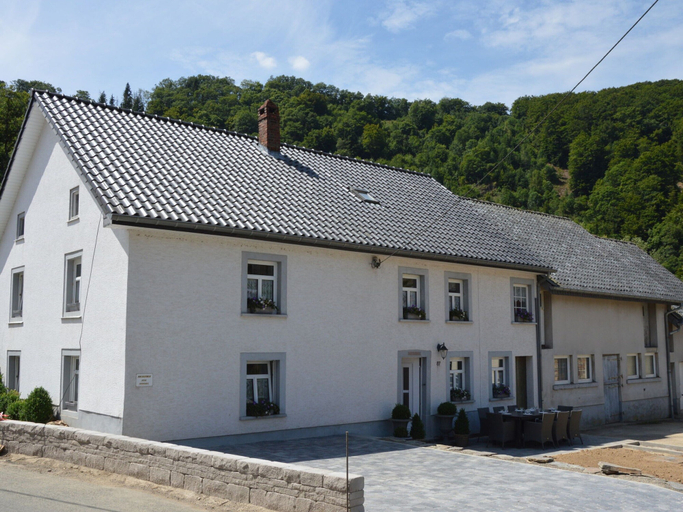Exterior & Views 1, Souvenirs D'ouren - Landhaus 5 Bedrooms - Sauna & Outdoor Wellness, Liège