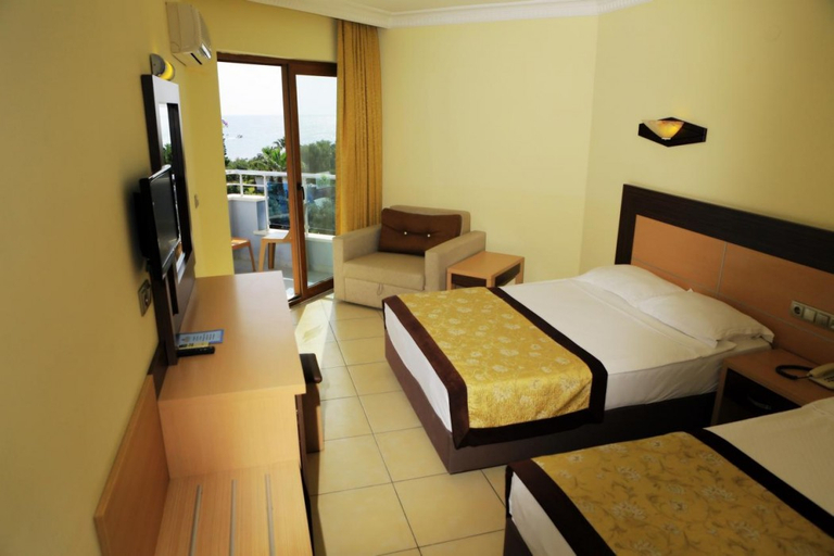 Bedroom 3, Caretta Beach Hotel, Alanya