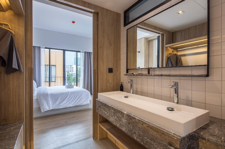Bathroom 11