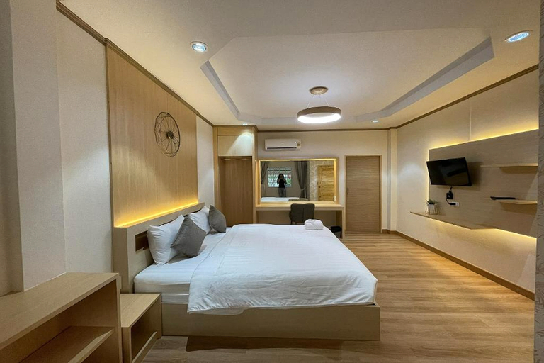 Bedroom 8
