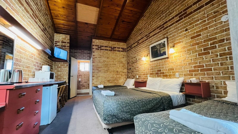 Bedroom 2, Beenleigh Village Motel, Gold Coast