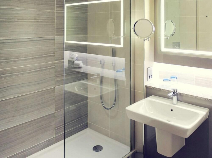 Bathroom 4, Ardoe House Hotel and Spa, Aberdeen