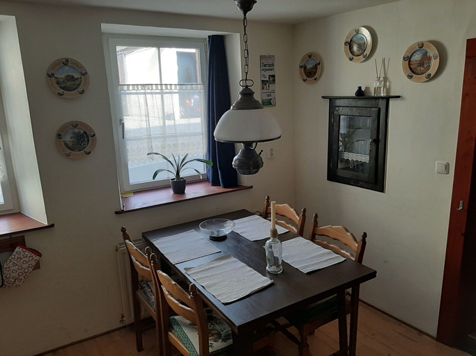 Others 5, Beautiful Holiday Home With Terrace, Eifelkreis Bitburg-Prüm