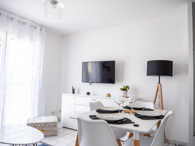 Dining Room 25