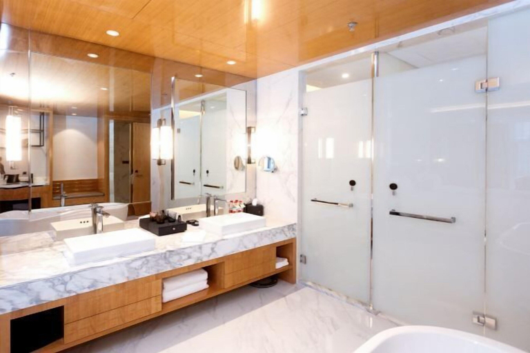 Bathroom 4, Jinling Danyang Hotel, Zhenjiang
