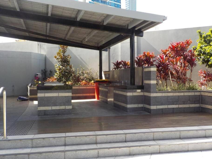 2 bedroom unit, heart of Surfers Paradise,Pool,spa, Gold Coast