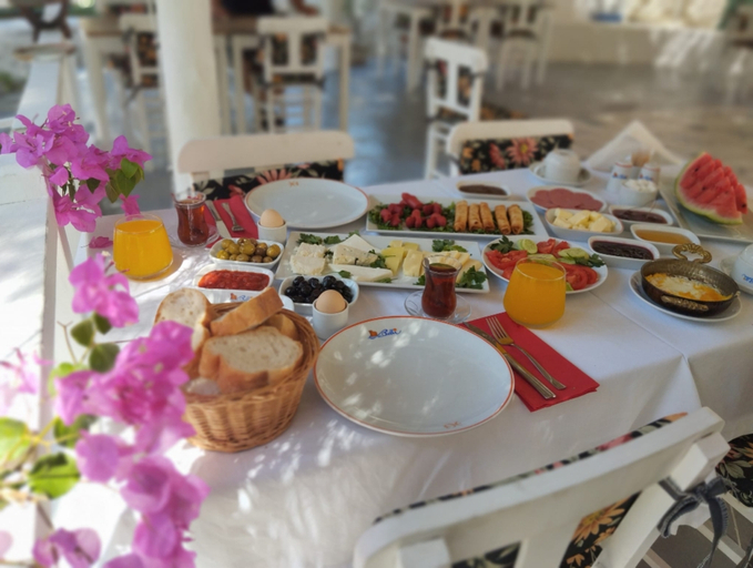 Food & Drinks