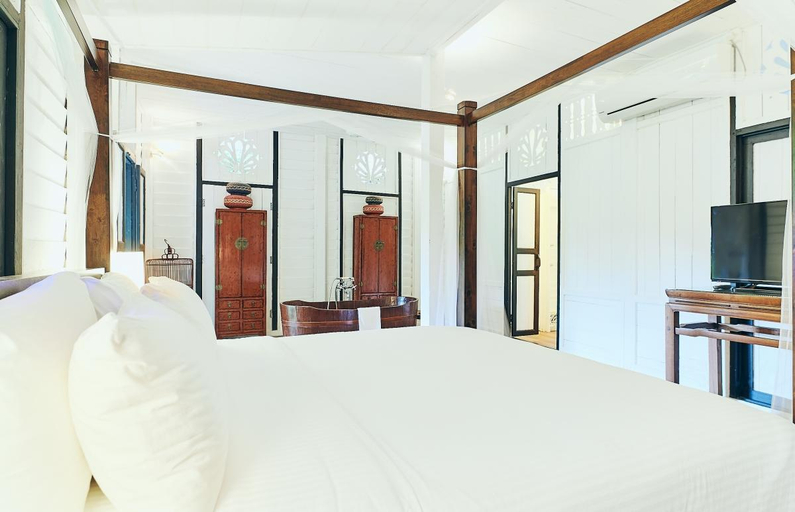 Bedroom 30