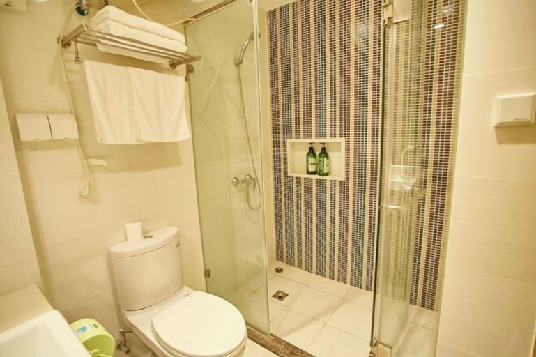 Bathroom 22
