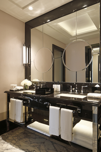 Bathroom 16