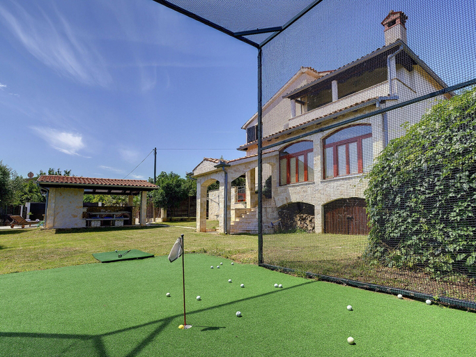 Exterior & Views, Holiday Home in Ližnjan with Pool near Beach, Ližnjan