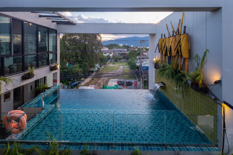 Swimming Pool 7
