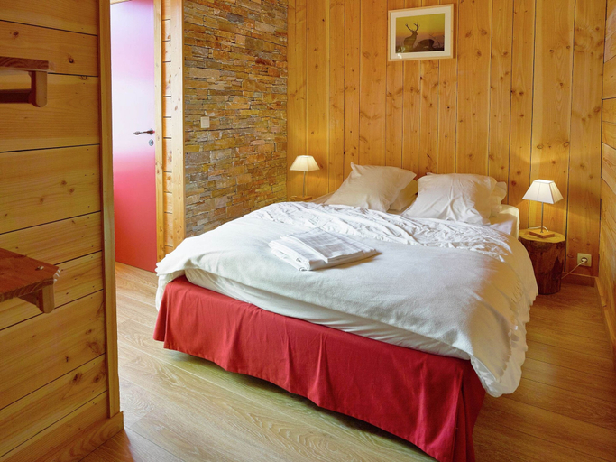 Bedroom 2, Luxurious Mansion in Stoumont With Indoor Pool, Liège