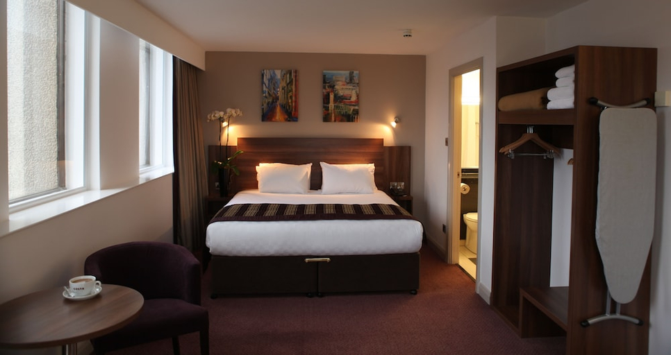 Bedroom 2, Leonardo Royal Hotel Birmingham, Birmingham