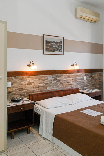 Bedroom 4, Hotel Narkissos, South Aegean