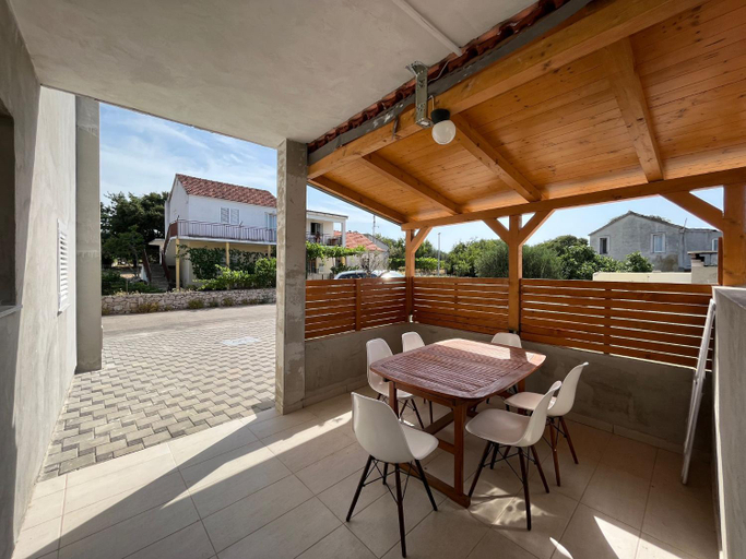 Others 4, Apartmani Mia, Pakoštane