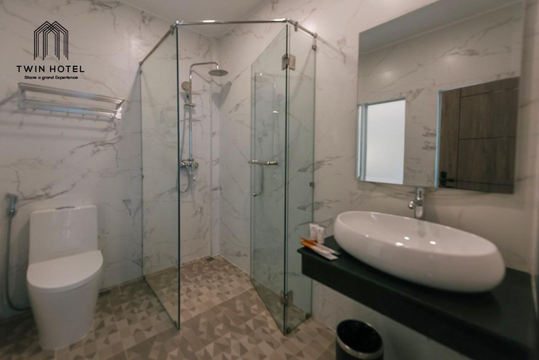 Bathroom 4, Twin Hotel Kampot, Kampot