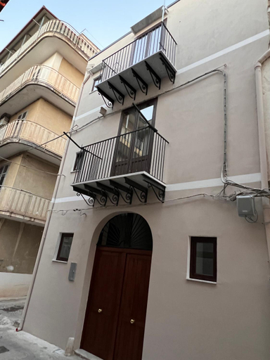 Others 3, LB Home, Palermo