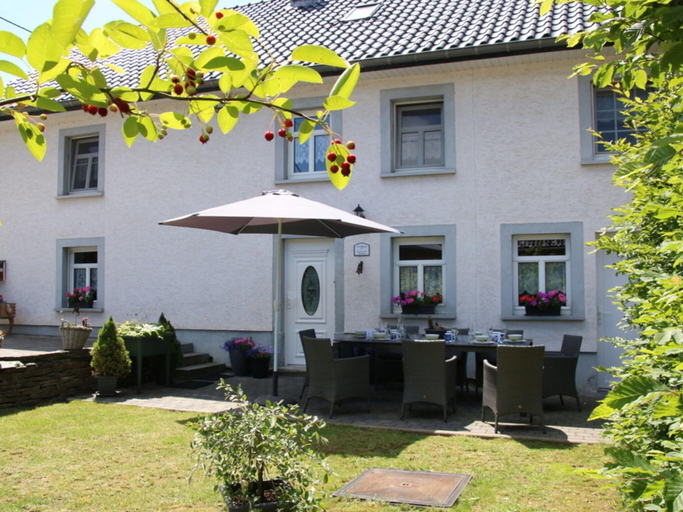 Exterior & Views 1, Holiday home in Ouren with infrared sauna, Liège